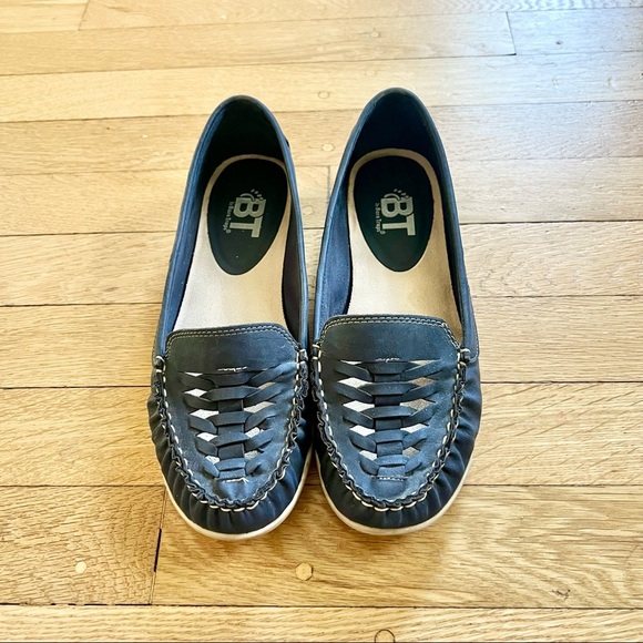 BareTraps | fyona moccasins in navy - Picture 1 of 5